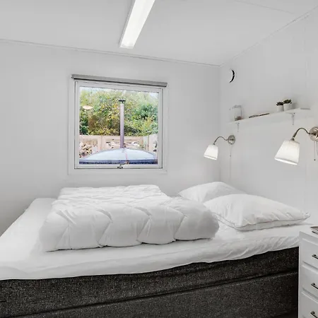 Beautiful In With Kitchen Holiday home