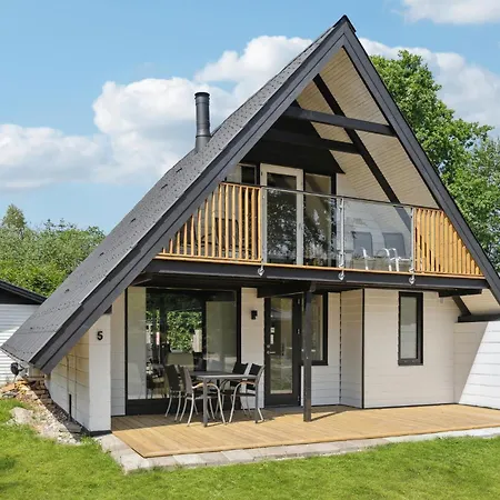 Holiday home Beautiful In With Kitchen